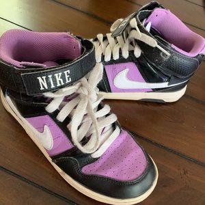 Girls purple Nike hightops 2.5y